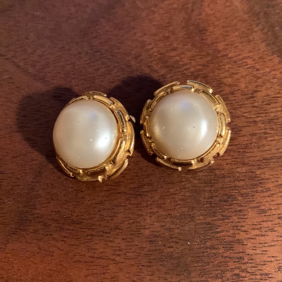 Vintage Chanel Earrings. - Picture 3 of 7